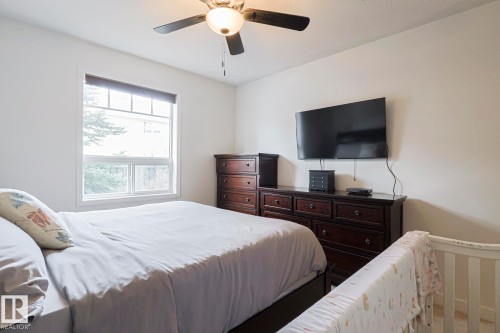111 2035 Grantham Crest Nw, Edmonton, AB - Indoor Photo Showing Bedroom