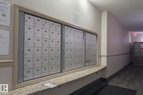 111 2035 Grantham Crest Nw, Edmonton, AB - Indoor Photo Showing Other Room