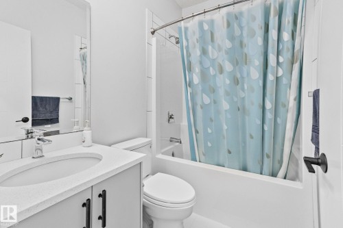 15816 29 Avenue, Edmonton, AB - Indoor Photo Showing Bathroom