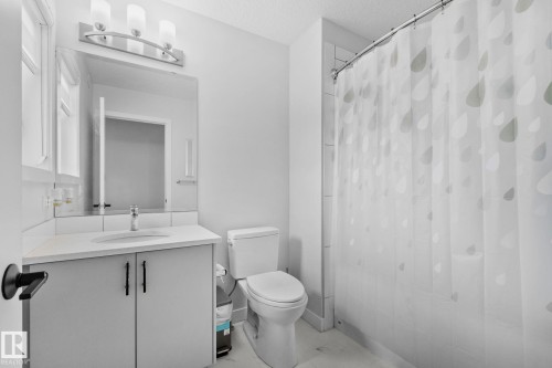 15816 29 Avenue, Edmonton, AB - Indoor Photo Showing Bathroom
