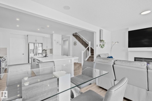 15816 29 Avenue, Edmonton, AB - Indoor Photo Showing Laundry Room