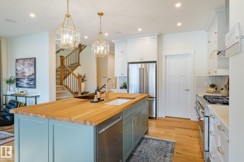 18 Emerald Way, Spruce Grove, AB - Indoor Photo Showing Kitchen With Stainless Steel Kitchen With Upgraded Kitchen