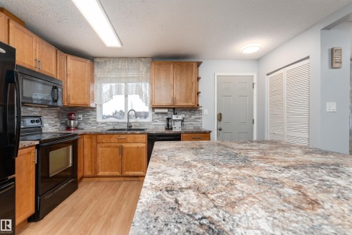 3505 42 Street, Leduc, AB - Indoor Photo Showing Kitchen