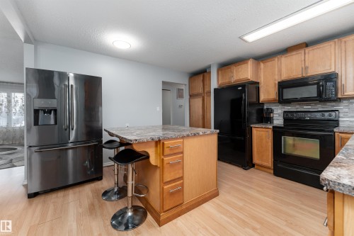 3505 42 Street, Leduc, AB - Indoor Photo Showing Kitchen