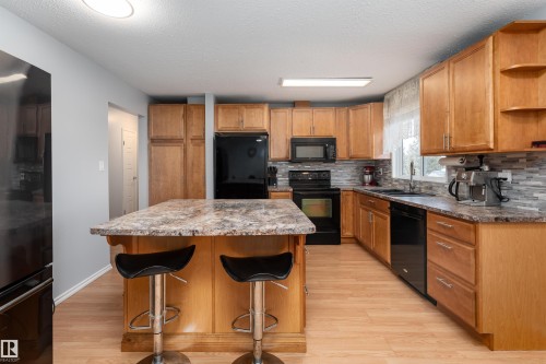 3505 42 Street, Leduc, AB - Indoor Photo Showing Kitchen