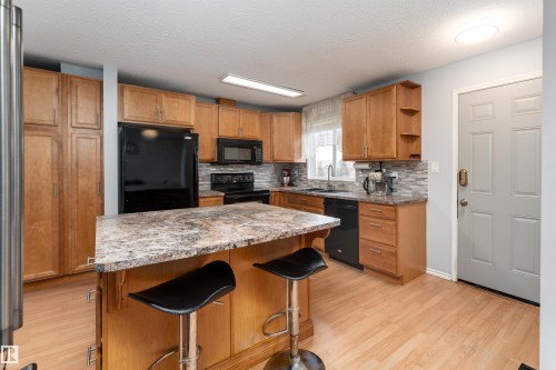 3505 42 Street, Leduc, AB - Indoor Photo Showing Kitchen
