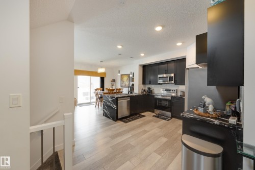 6 Joyal Way, St. Albert, AB - Indoor Photo Showing Kitchen With Upgraded Kitchen