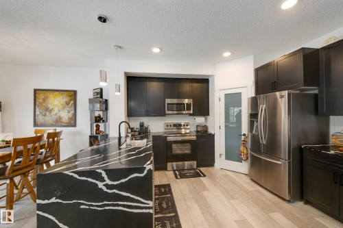 6 Joyal Way, St. Albert, AB - Indoor Photo Showing Kitchen With Upgraded Kitchen