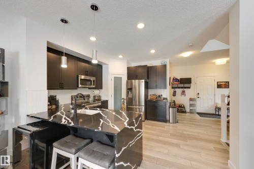 6 Joyal Way, St. Albert, AB - Indoor Photo Showing Kitchen With Upgraded Kitchen