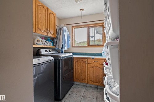 1301 28 Street, Cold Lake, AB - Indoor Photo Showing Laundry Room