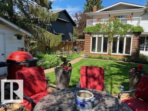 View of yard featuring a balcony - 206 Wolf Willow Crescent, Edmonton, AB - Outdoor With Exterior
