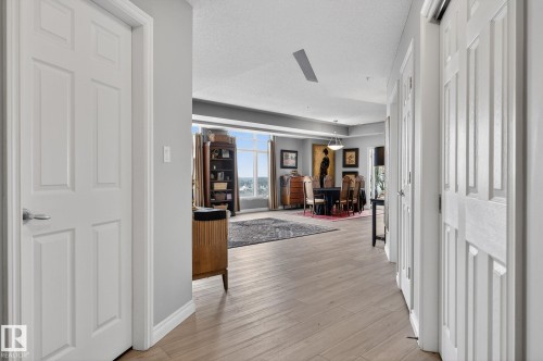 1703 9020 Jasper Avenue, Edmonton, AB - Indoor Photo Showing Other Room