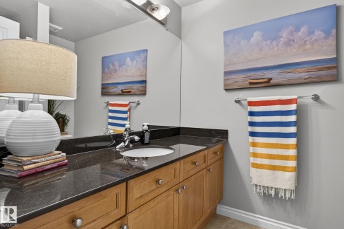 1703 9020 Jasper Avenue, Edmonton, AB - Indoor Photo Showing Bathroom