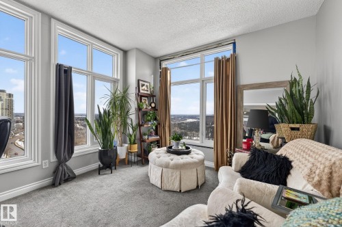 1703 9020 Jasper Avenue, Edmonton, AB - Indoor Photo Showing Living Room