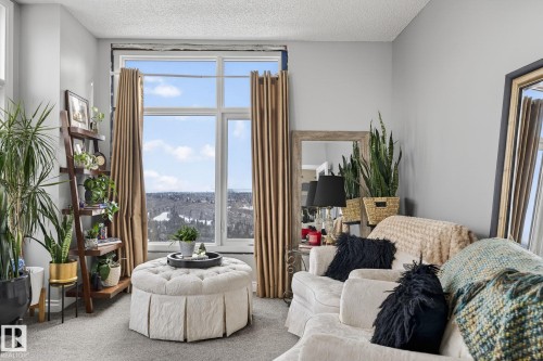 1703 9020 Jasper Avenue, Edmonton, AB - Indoor