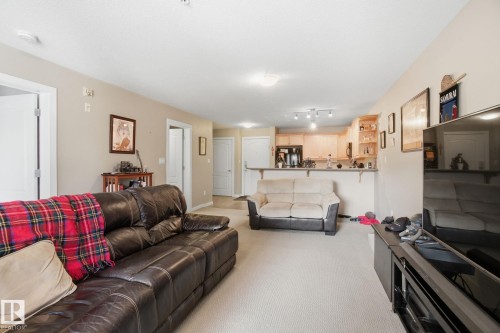 208 278 Suder Greens Drive Nw, Edmonton, AB - Indoor Photo Showing Living Room