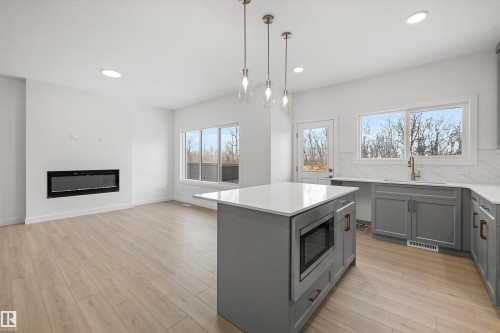 8728 183 Avenue, Edmonton, AB - Indoor Photo Showing Kitchen