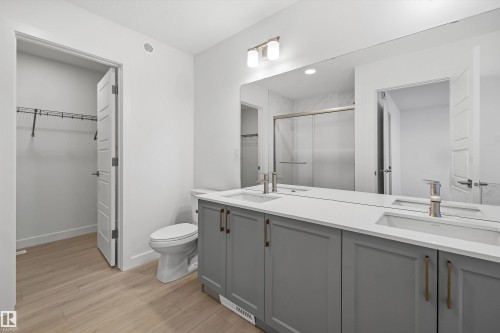 8728 183 Avenue, Edmonton, AB - Indoor Photo Showing Bathroom