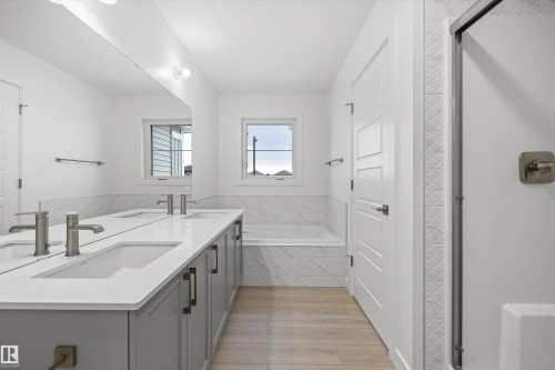 8728 183 Avenue, Edmonton, AB - Indoor Photo Showing Bathroom