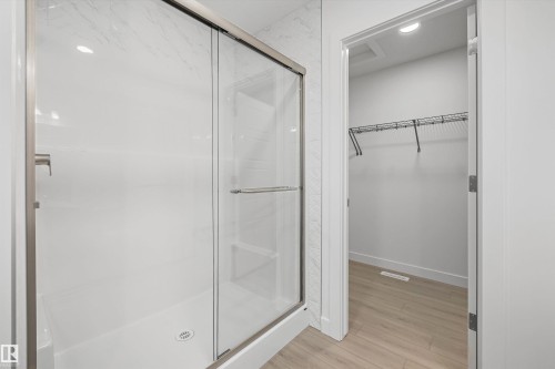 8728 183 Avenue, Edmonton, AB - Indoor Photo Showing Bathroom
