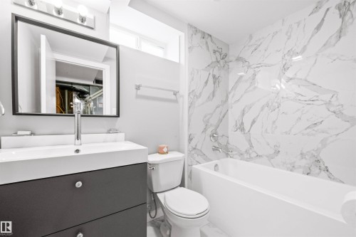 3429 120 Avenue, Edmonton, AB - Indoor Photo Showing Bathroom