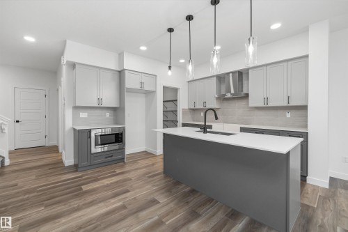8724 183 Avenue, Edmonton, AB - Indoor Photo Showing Kitchen With Upgraded Kitchen
