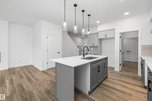 8724 183 Avenue, Edmonton, AB - Indoor Photo Showing Kitchen With Upgraded Kitchen