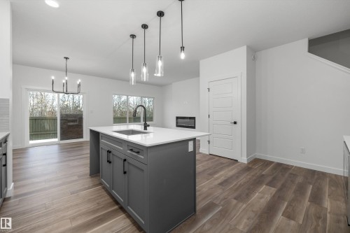 8724 183 Avenue, Edmonton, AB - Indoor Photo Showing Kitchen With Upgraded Kitchen
