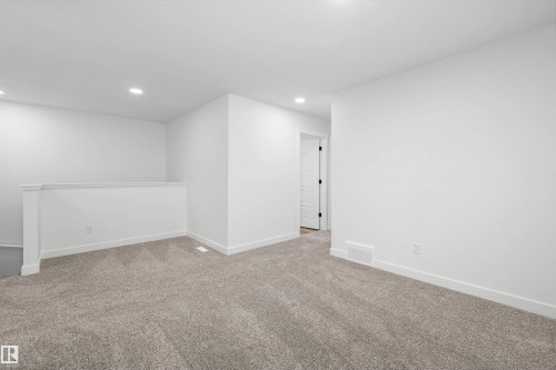 8724 183 Avenue, Edmonton, AB - Indoor Photo Showing Other Room