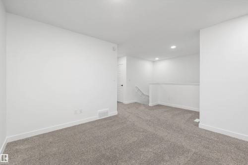 8724 183 Avenue, Edmonton, AB - Indoor Photo Showing Other Room