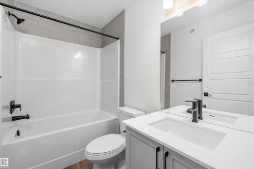 8724 183 Avenue, Edmonton, AB - Indoor Photo Showing Bathroom
