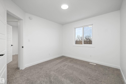 8724 183 Avenue, Edmonton, AB - Indoor Photo Showing Other Room