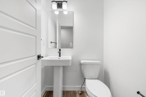 8724 183 Avenue, Edmonton, AB - Indoor Photo Showing Bathroom