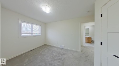 Main 5715 Hawthorn Common, Edmonton, AB - Indoor Photo Showing Other Room