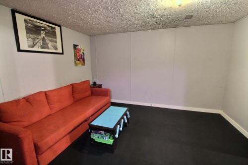 4422 116 Avenue, Edmonton, AB - Indoor