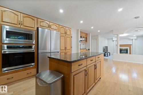 3676 30 Street, Edmonton, AB - Indoor Photo Showing Kitchen With Stainless Steel Kitchen