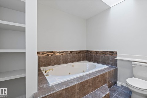3676 30 Street, Edmonton, AB - Indoor Photo Showing Bathroom