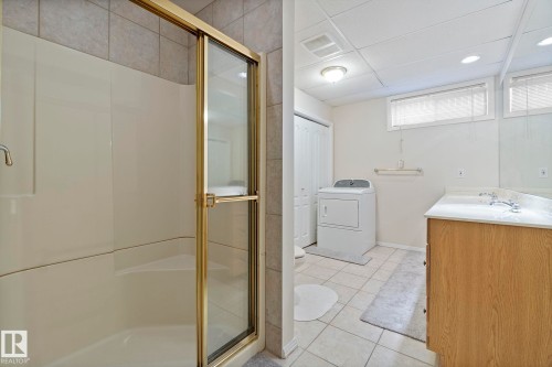 3676 30 Street, Edmonton, AB - Indoor Photo Showing Bathroom