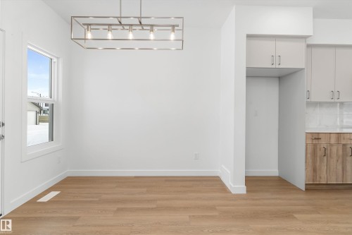 1016 14 Avenue, Edmonton, AB - Indoor Photo Showing Other Room