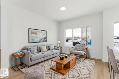 1016 14 Avenue, Edmonton, AB - Indoor Photo Showing Living Room