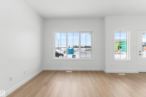 1016 14 Avenue, Edmonton, AB - Indoor Photo Showing Other Room