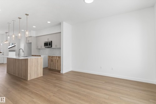 1016 14 Avenue, Edmonton, AB - Indoor Photo Showing Kitchen With Upgraded Kitchen