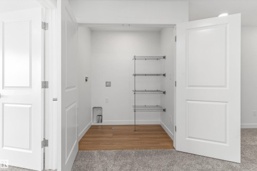 1016 14 Avenue, Edmonton, AB - Indoor Photo Showing Other Room