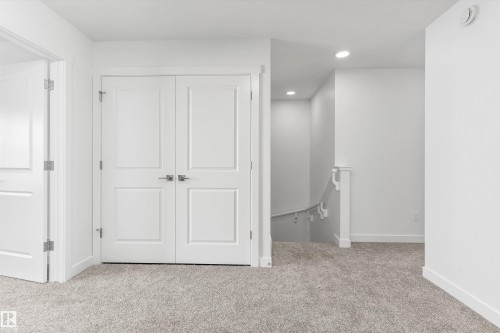 1016 14 Avenue, Edmonton, AB - Indoor Photo Showing Other Room