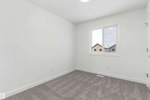 1016 14 Avenue, Edmonton, AB - Indoor Photo Showing Other Room