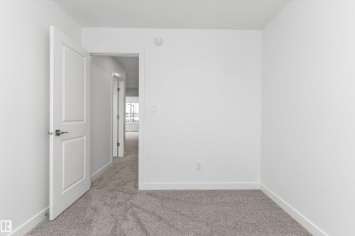 1016 14 Avenue, Edmonton, AB - Indoor Photo Showing Other Room