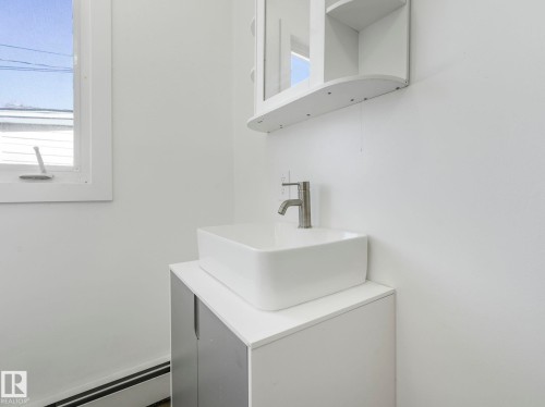 9638 106 Avenue, Edmonton, AB - Indoor