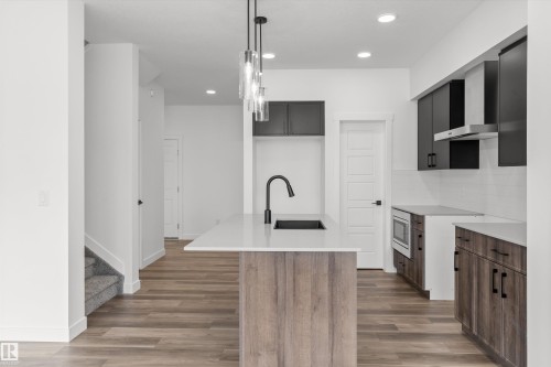 1192 South Creek Wynd, Stony Plain, AB - Indoor Photo Showing Kitchen With Upgraded Kitchen