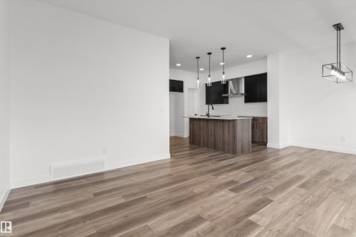 1192 South Creek Wynd, Stony Plain, AB - Indoor Photo Showing Kitchen