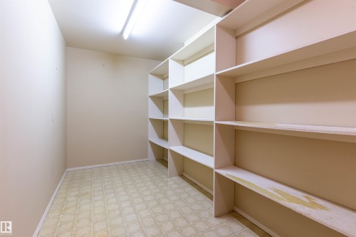59 Quesnell Crescent, Edmonton, AB - Indoor With Storage